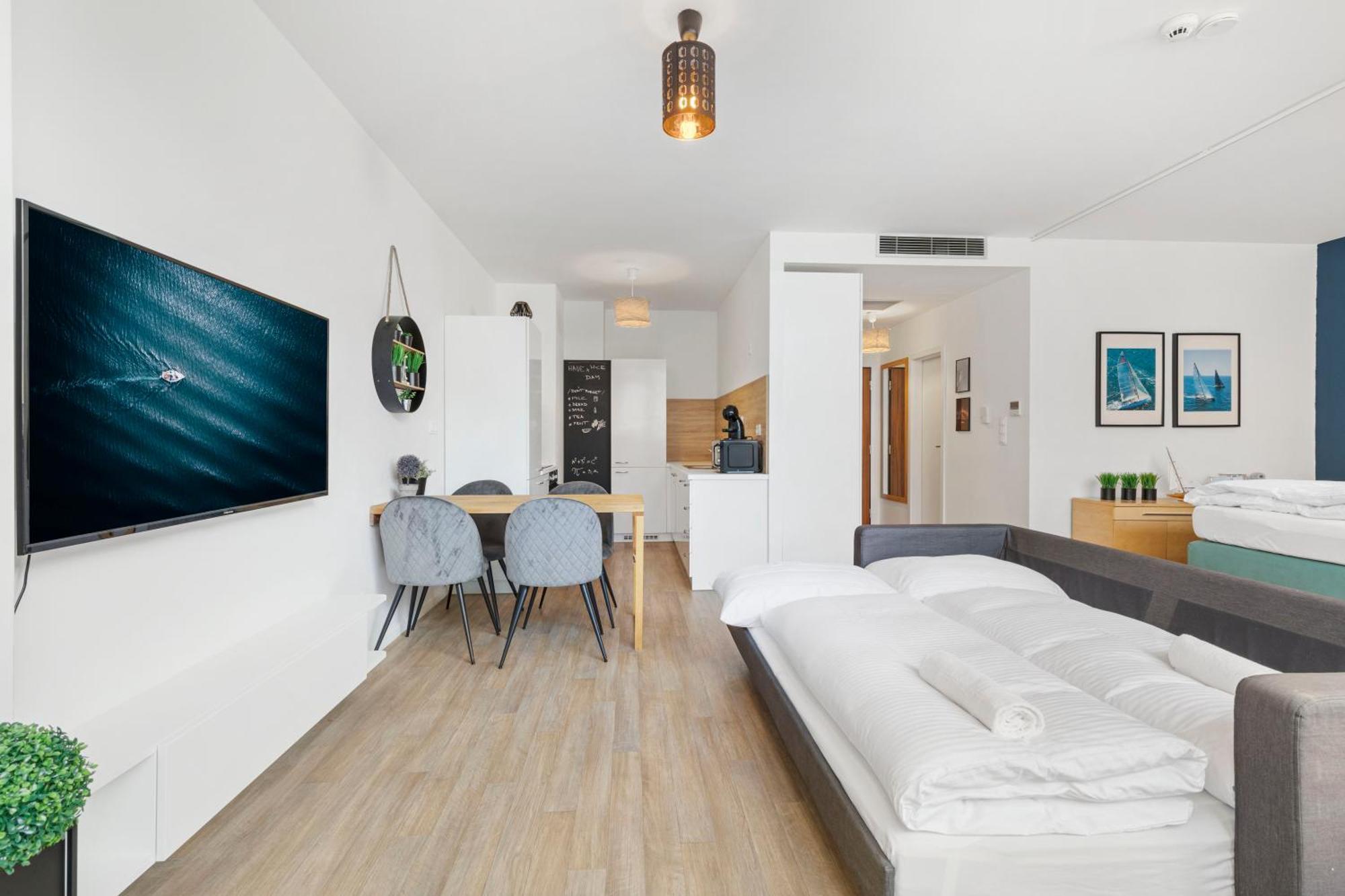 Lam Yacht Club - Terrace 10M2 Apartment Bratislava Exterior photo